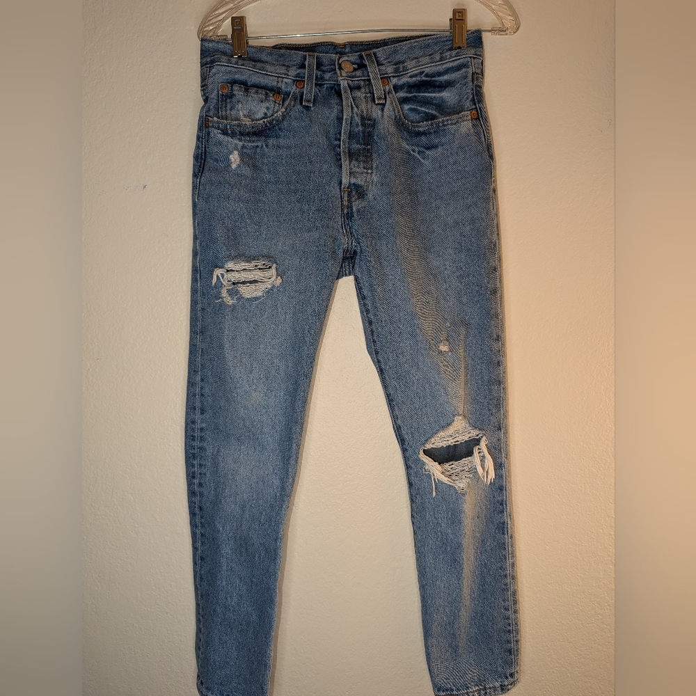 Levi's Distressed Blue Jeans w26xl28
